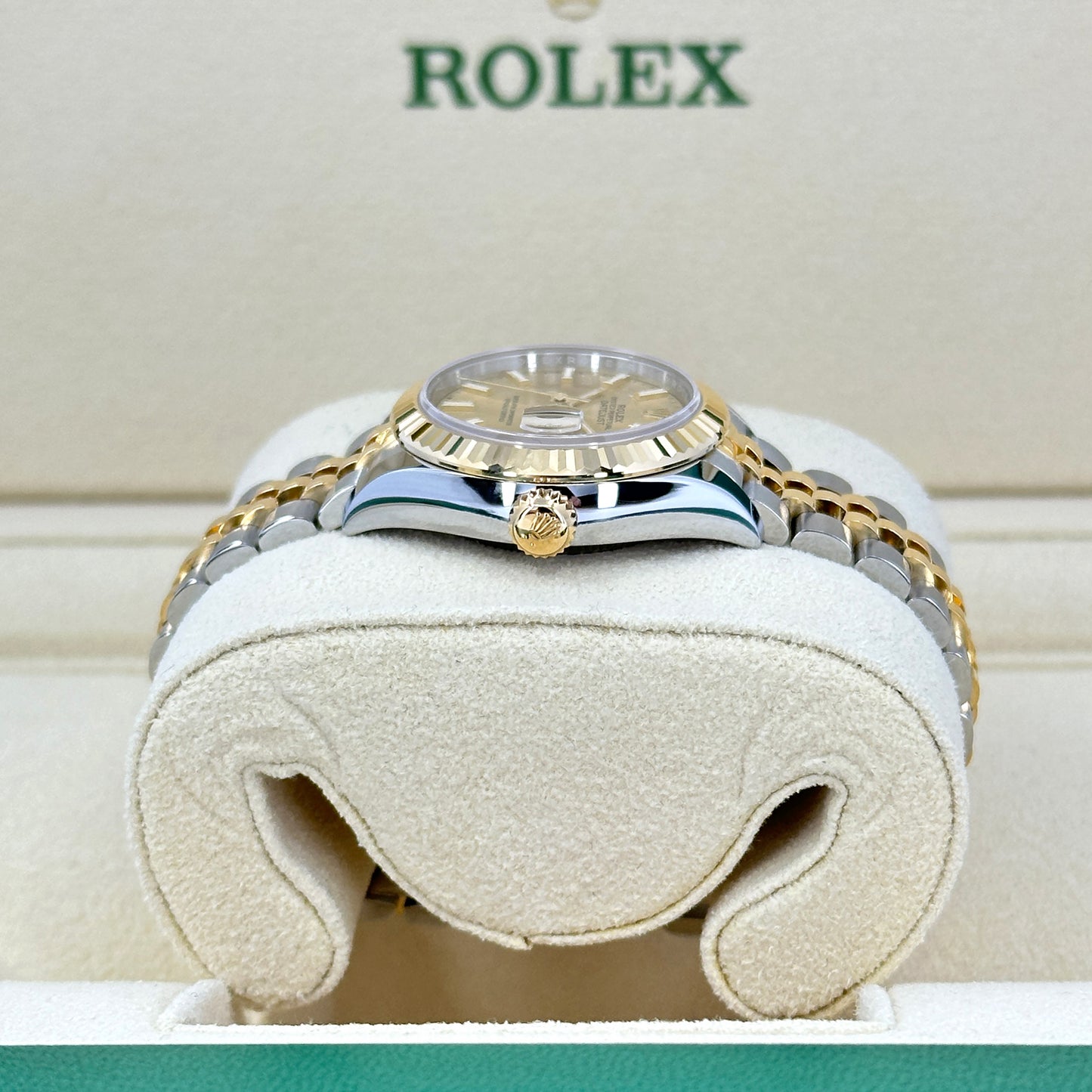 Rolex Lady Datejust 28, Oystersteel and 18k Yellow Gold, 28 mm, Champagne, Fluted, Jubilee, Ref# 279173-0001