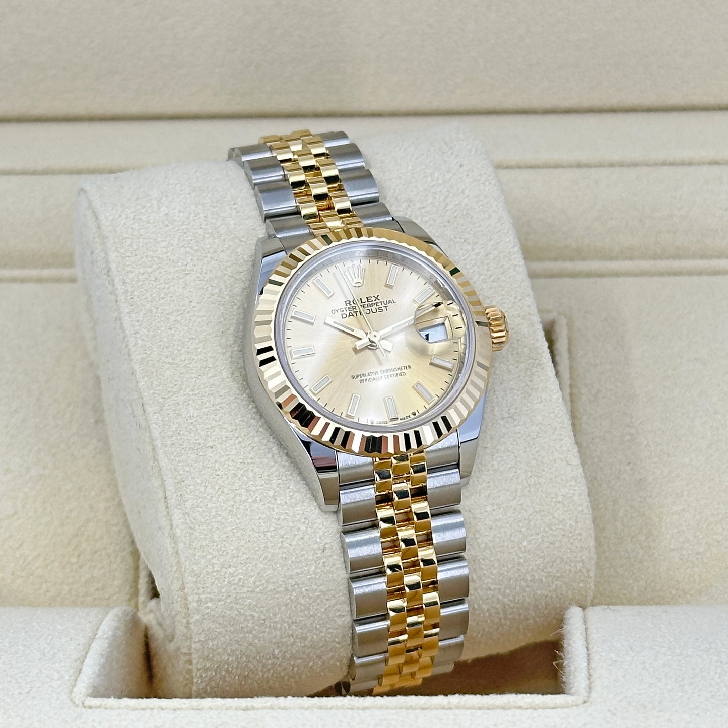 Lady datejust oyster 28 mm oystersteel and hotsell yellow gold