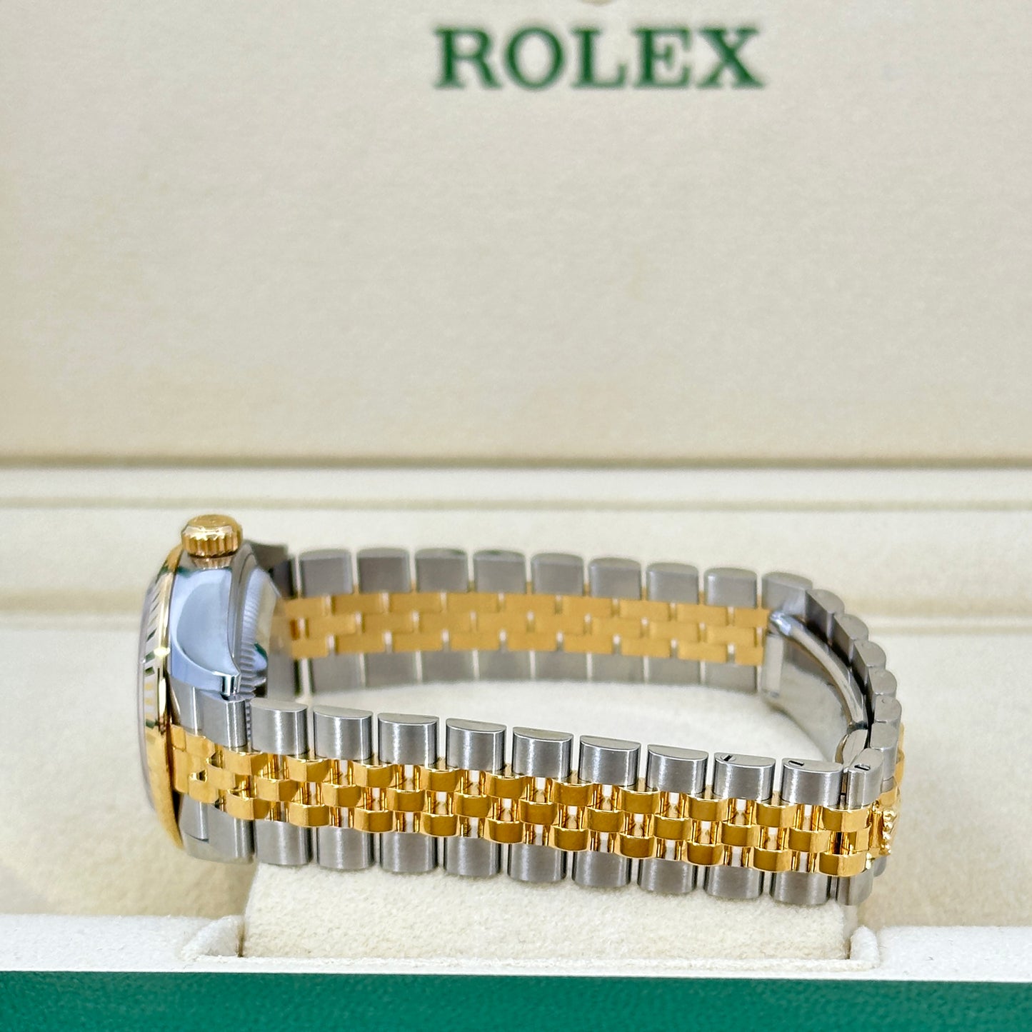 Rolex Lady Datejust 28, Oystersteel and 18k Yellow Gold, 28 mm, Champagne, Fluted, Jubilee, Ref# 279173-0001