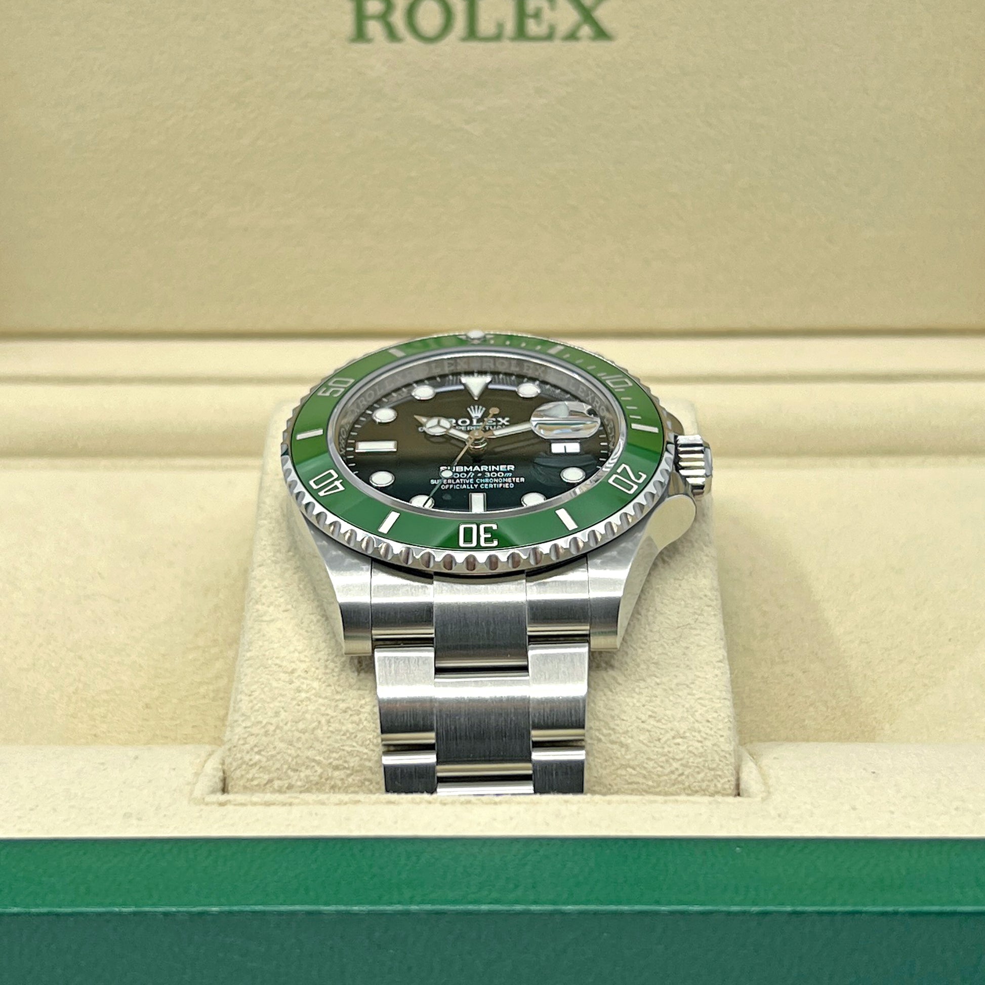 Rolex Submariner Date 126610lv Green Ceramic