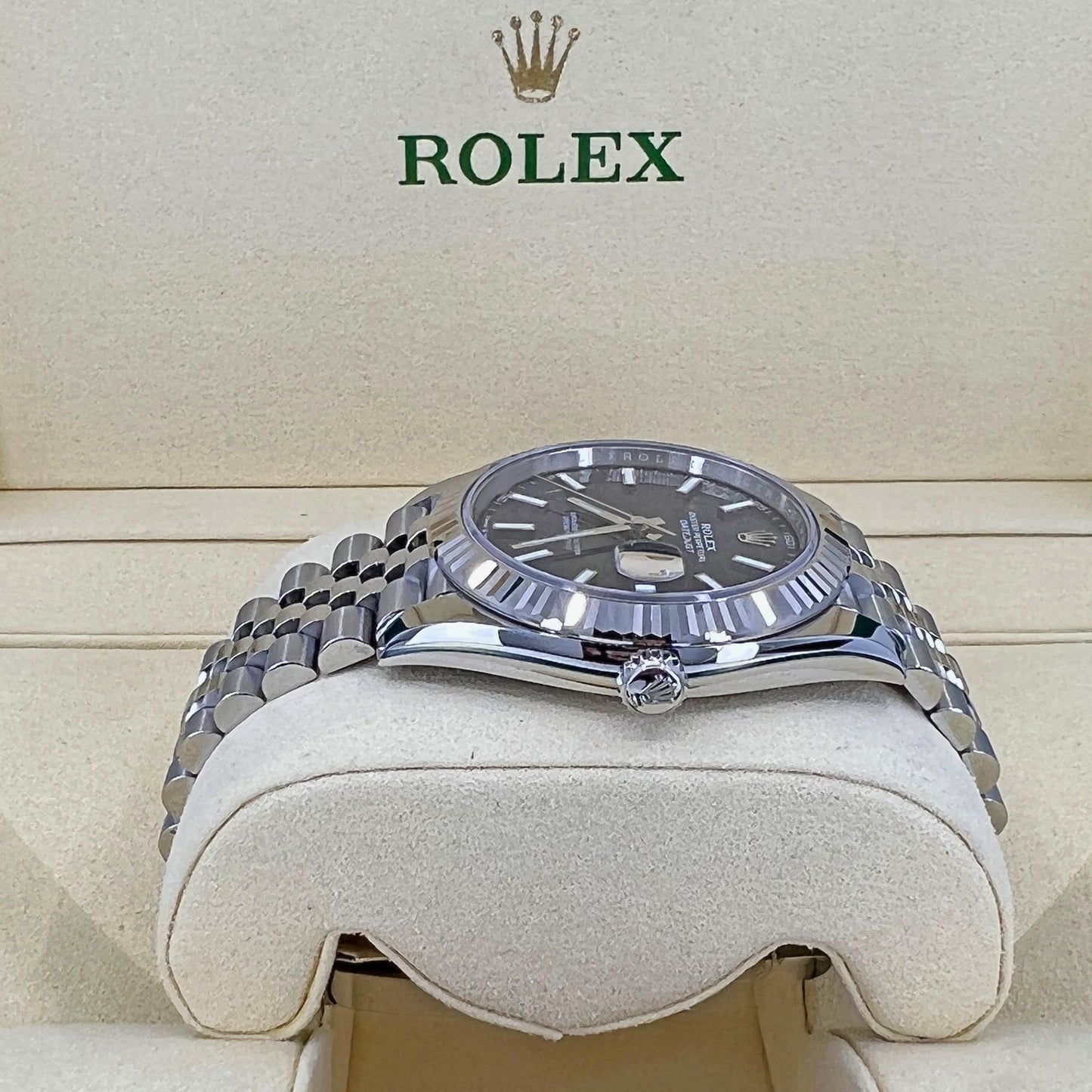 Rolex Datejust 41, Oystersteel and 18k White Gold, Blue Dial, 41mm, Fluted, Jubilee, Ref#126334-0002