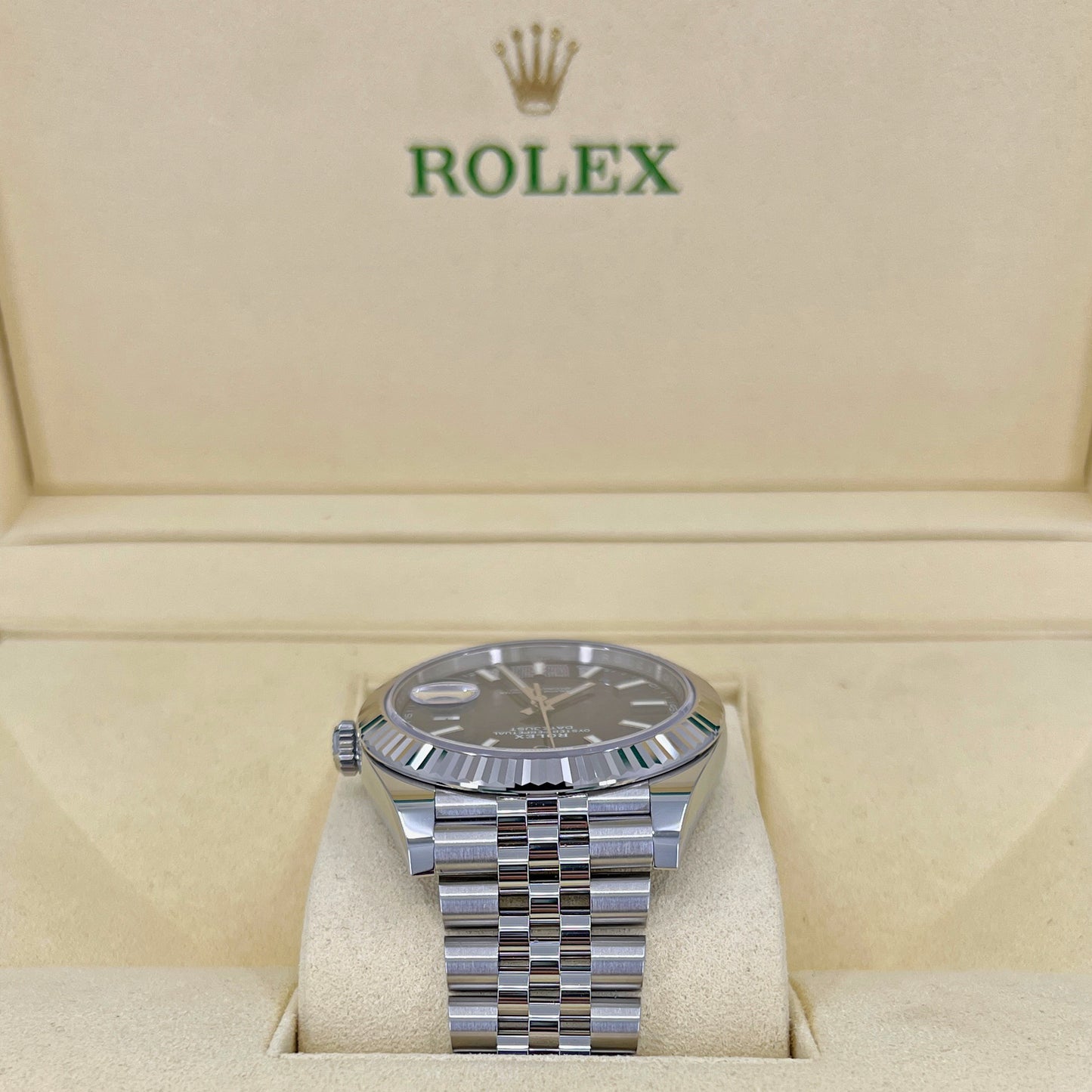 Rolex Datejust 41, Oystersteel and 18k White Gold, Blue Dial, 41mm, Fluted, Jubilee, Ref#126334-0002