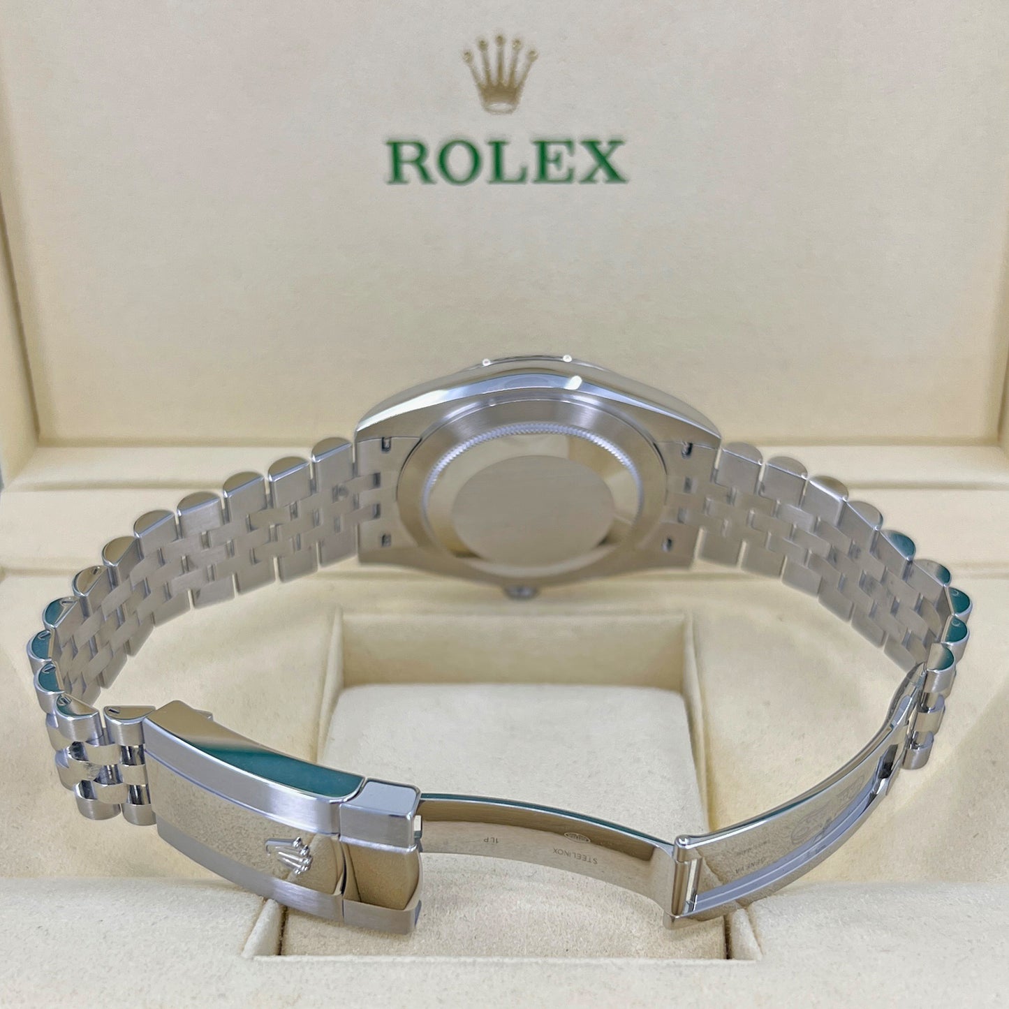 Rolex Datejust 41, Oystersteel and 18k White Gold, Blue Dial, 41mm, Fluted, Jubilee, Ref#126334-0002