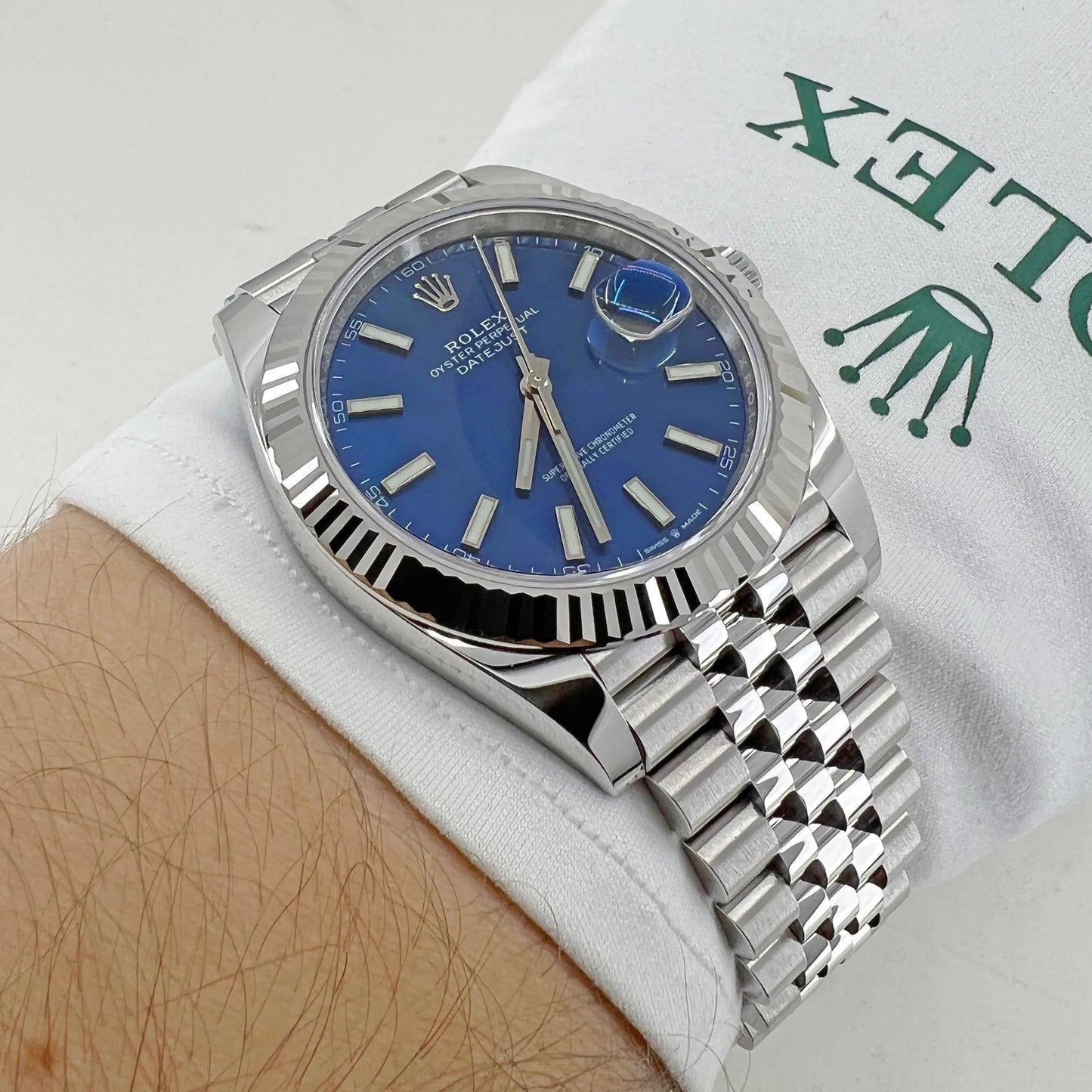 Rolex Datejust 41, Oystersteel and 18k White Gold, Blue Dial, 41mm, Fluted, Jubilee, Ref#126334-0002