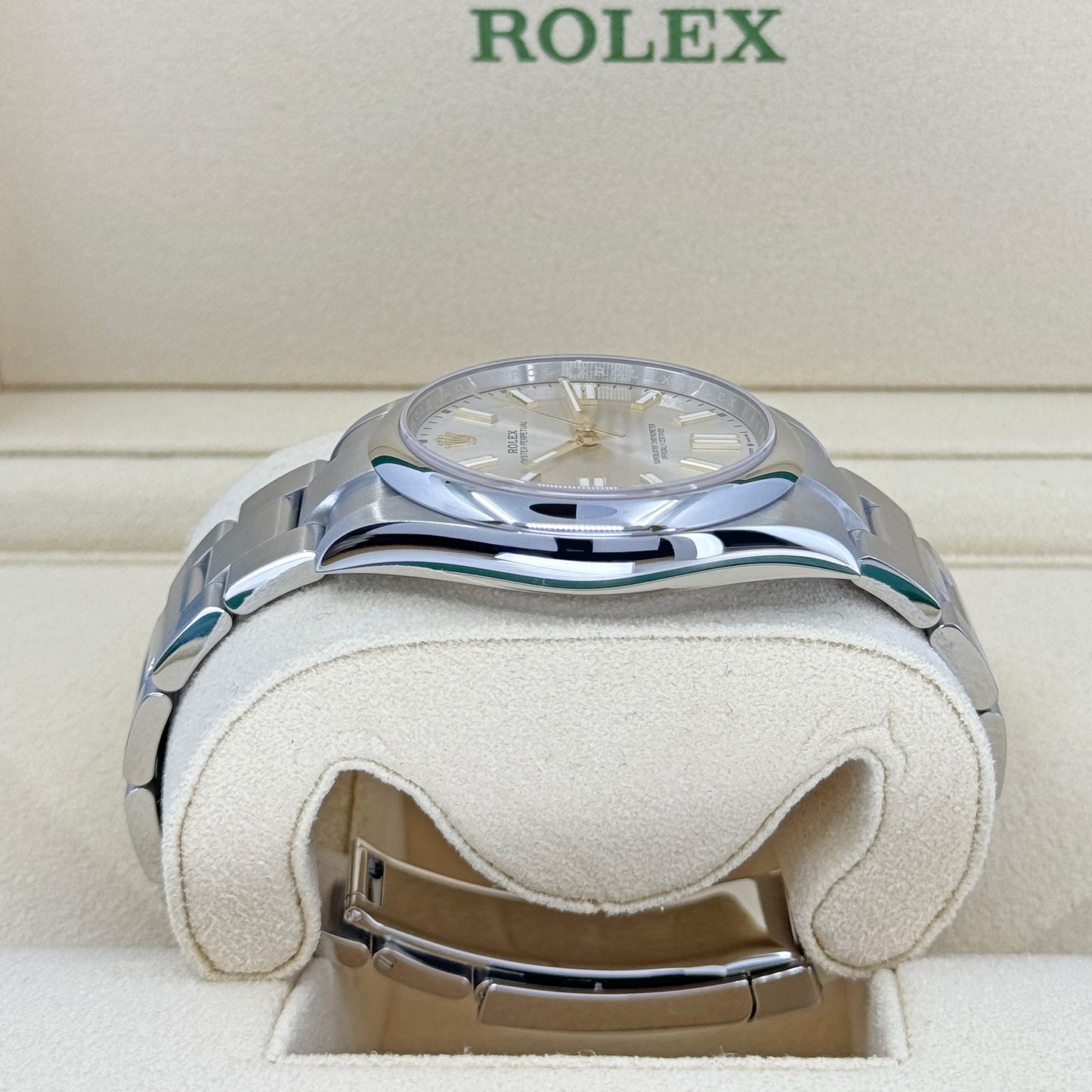 Rolex Oyster Perpetual 41 Oystersteel Ref# 124300-0001