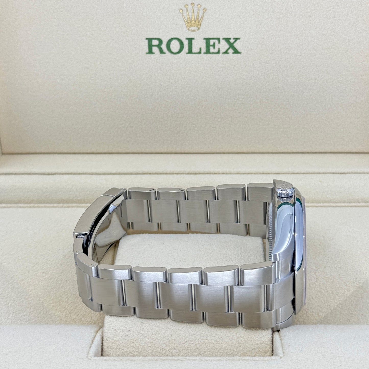 Rolex Oyster Perpetual 41 Oystersteel Ref# 124300-0001