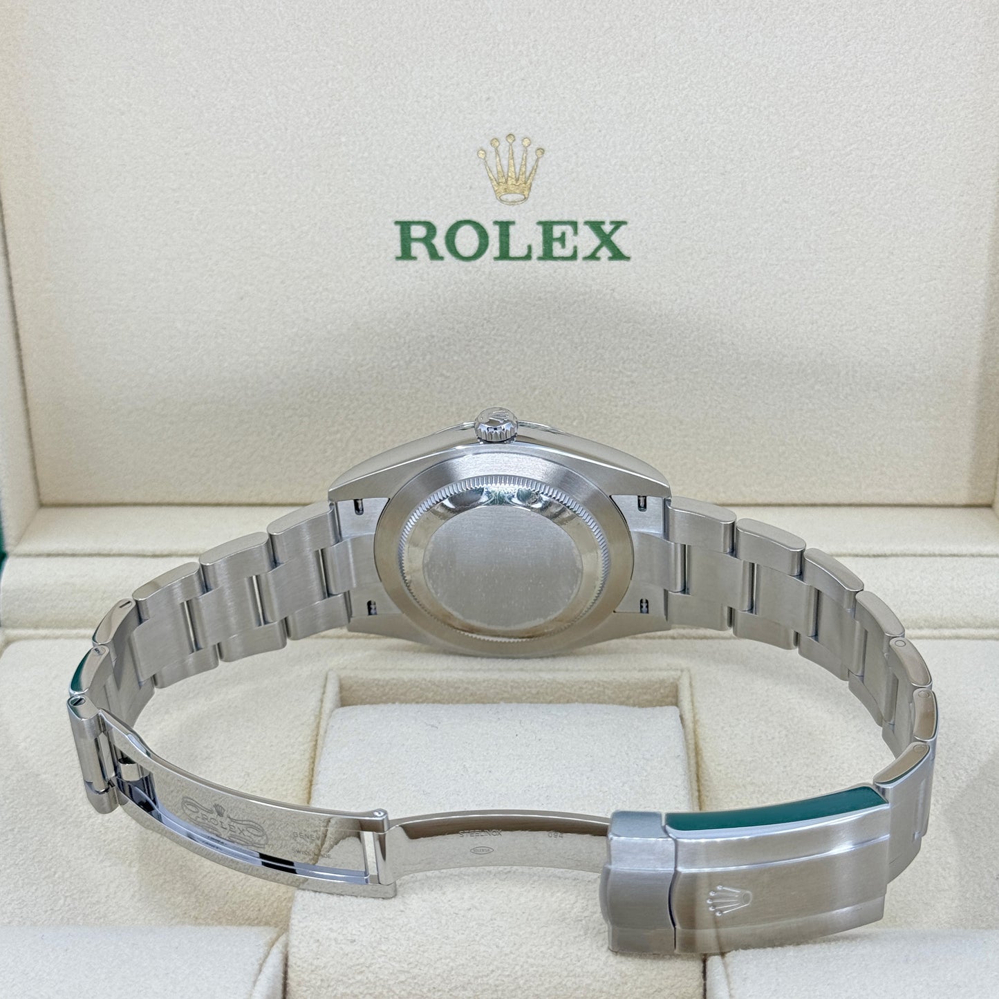 Rolex Oyster Perpetual 41 Oystersteel Ref# 124300-0001