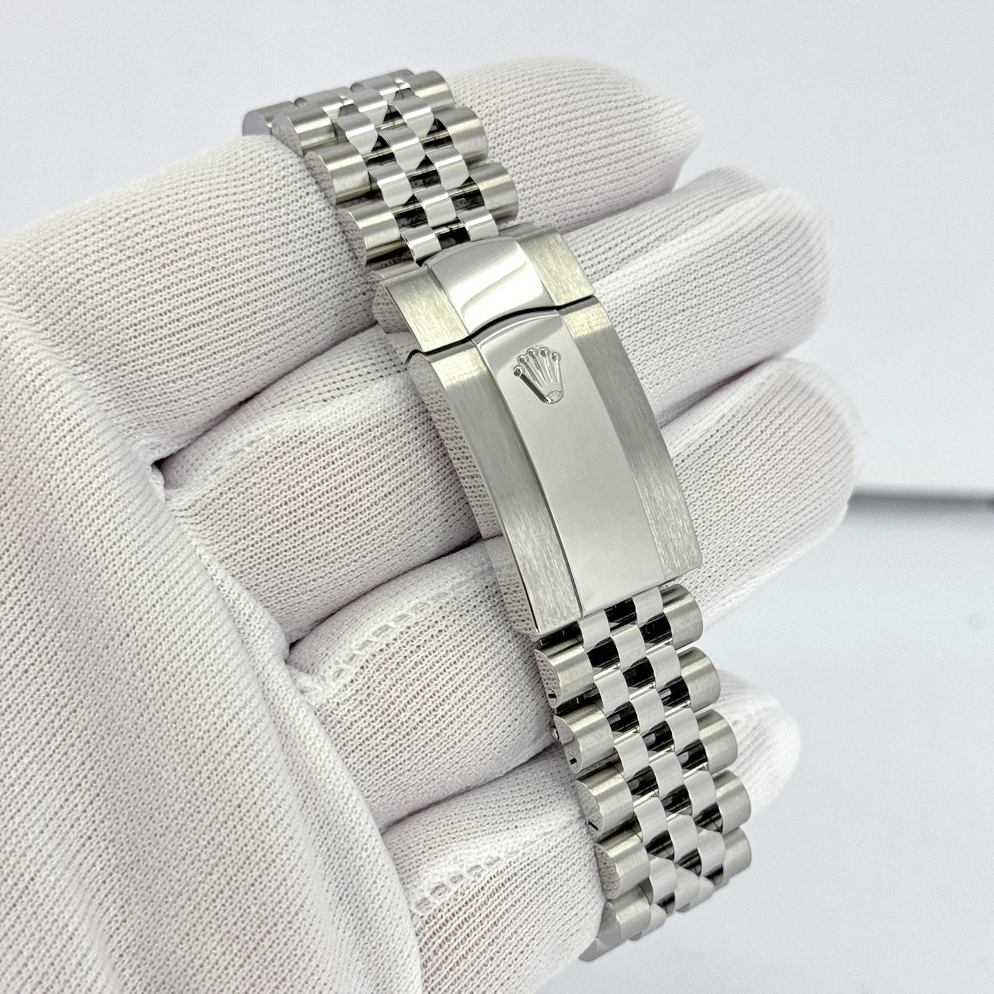 Rolex Sky-Dweller, 42mm, Oystersteel and 18k White Gold, White, Jubilee, Ref# 336934-0004