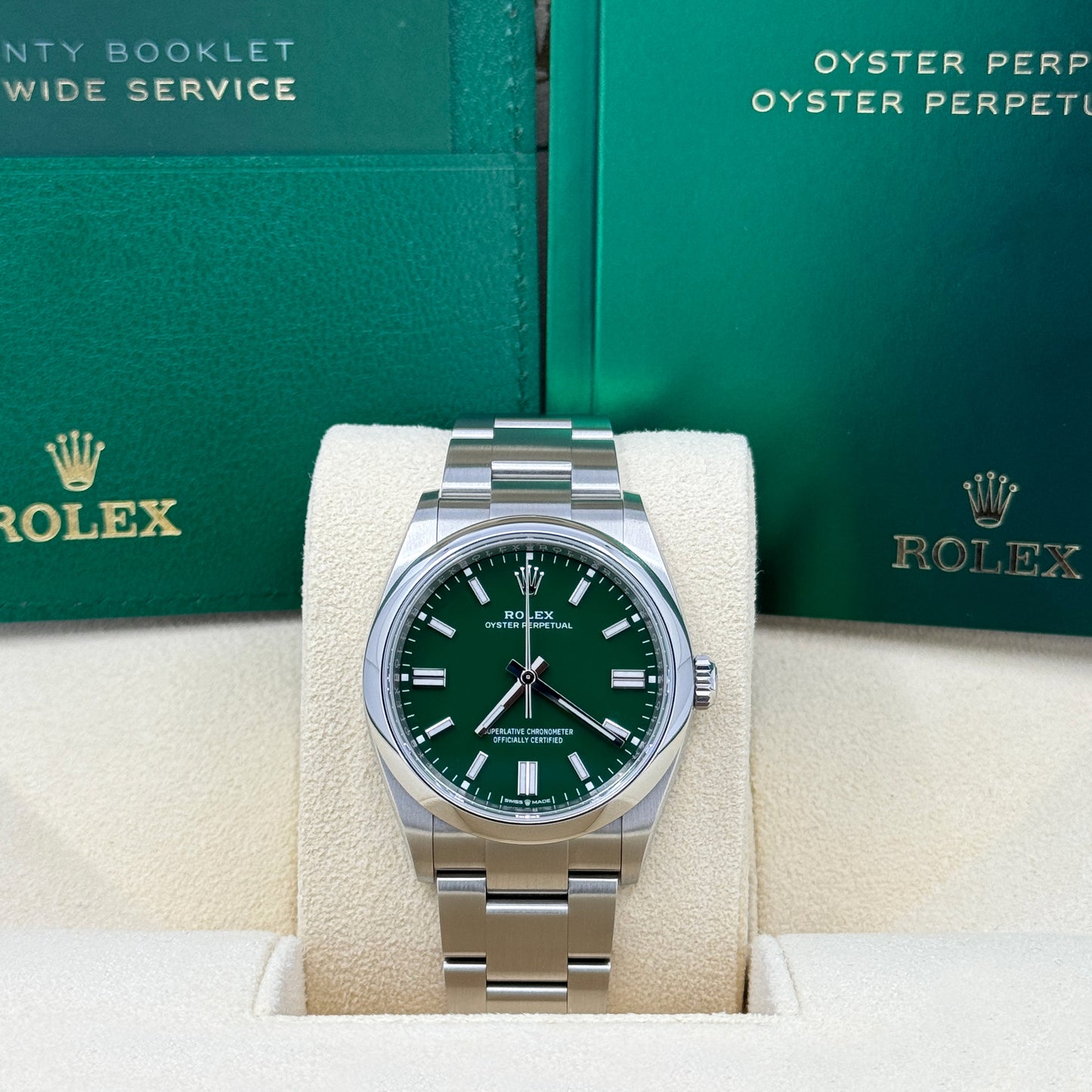 Rolex Oyster Perpetual 36 Oystersteel Ref# 126000-0005