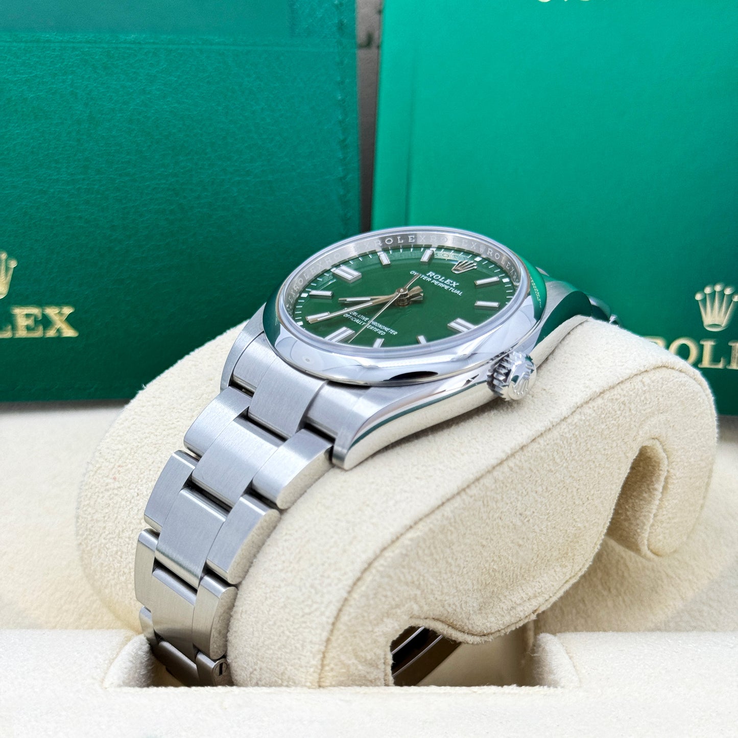 Rolex Oyster Perpetual 36 Oystersteel Ref# 126000-0005