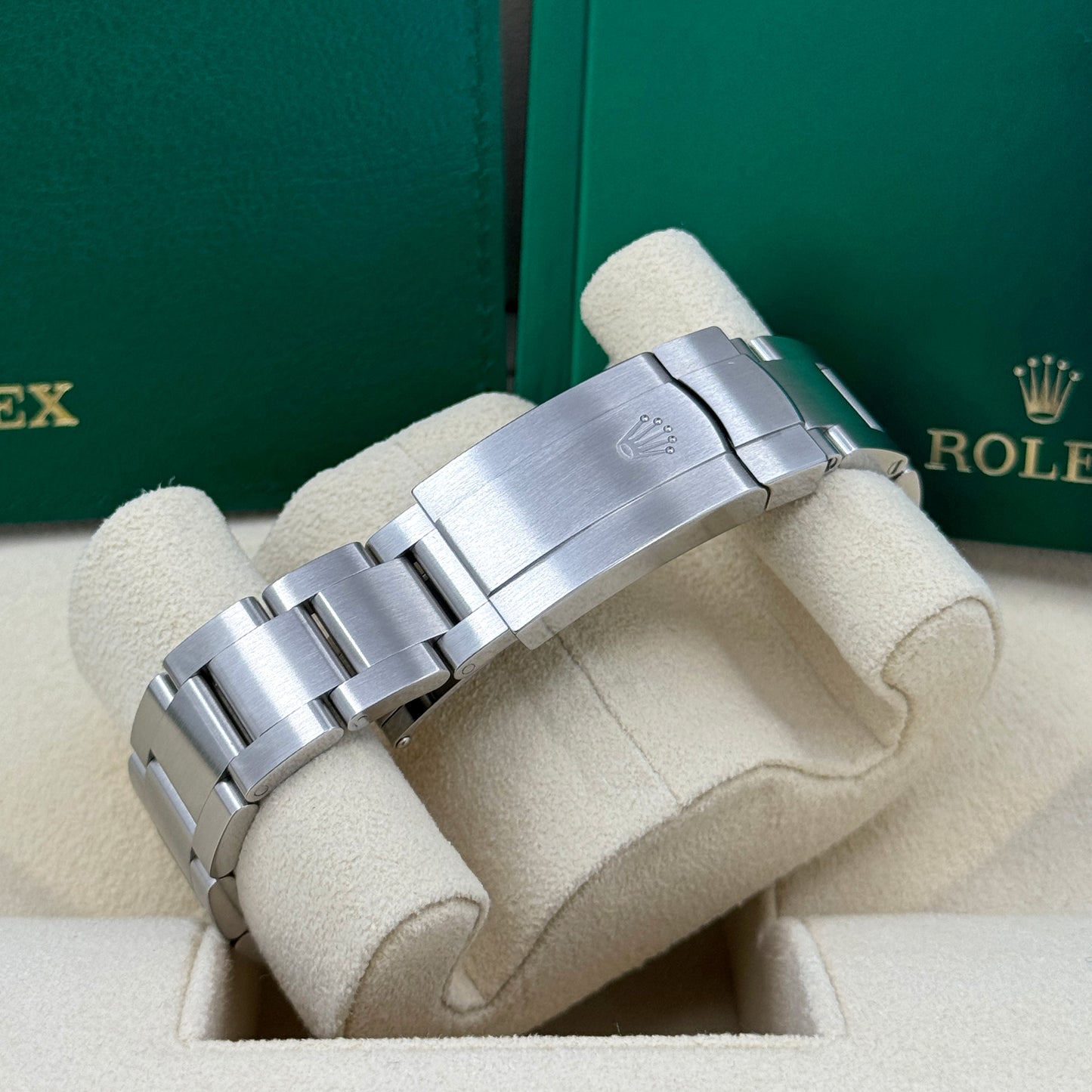 Rolex Oyster Perpetual 36 Oystersteel Ref# 126000-0005