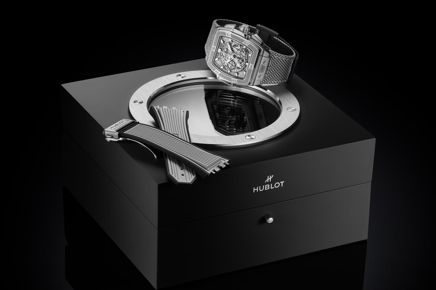 Hublot, Spirit of Big Bang Essential Gray, Titanium, 42mm, Ref# 642.NX.0110.NR.HEC23, Main view 3