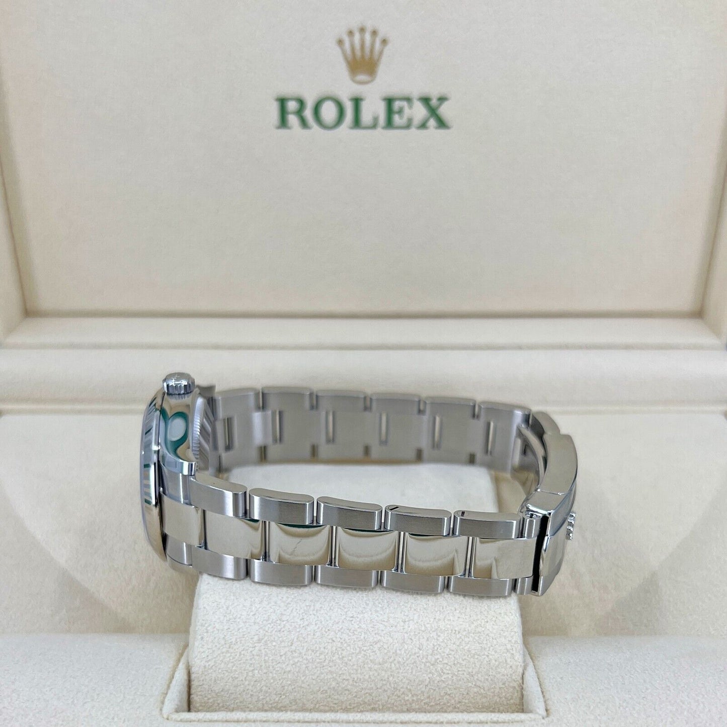 Rolex Datejust 31, Oystersteel and 18k White Gold with Diamonds, Pink Roman dial, 31mm, Fluted, Oyster, Ref# 278274-0023, Bracelet 