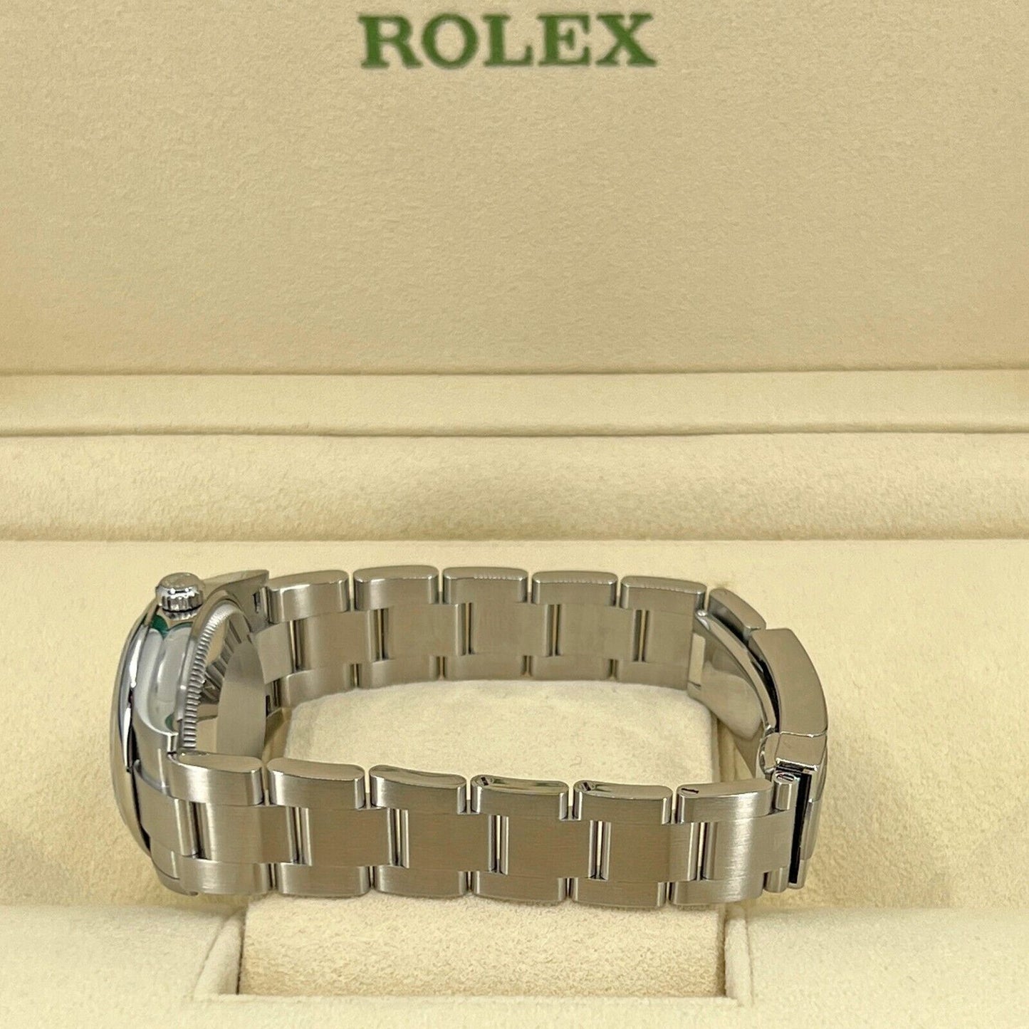 Rolex Oyster Perpetual, Oystersteel, Pink dial, 31mm, Ref# 277200-0004, Bracelet