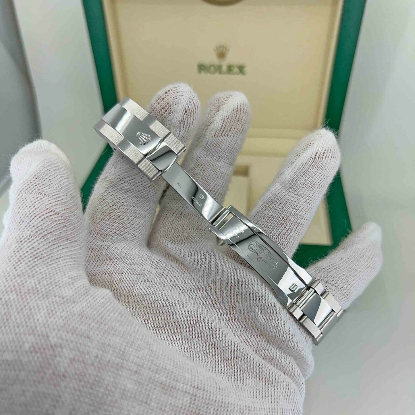 Rolex Datejust, 36mm, Oystersteel and 18k White Gold, Green Slate Roman, Oyster, Fluted, 126234-0046, Clasp 1