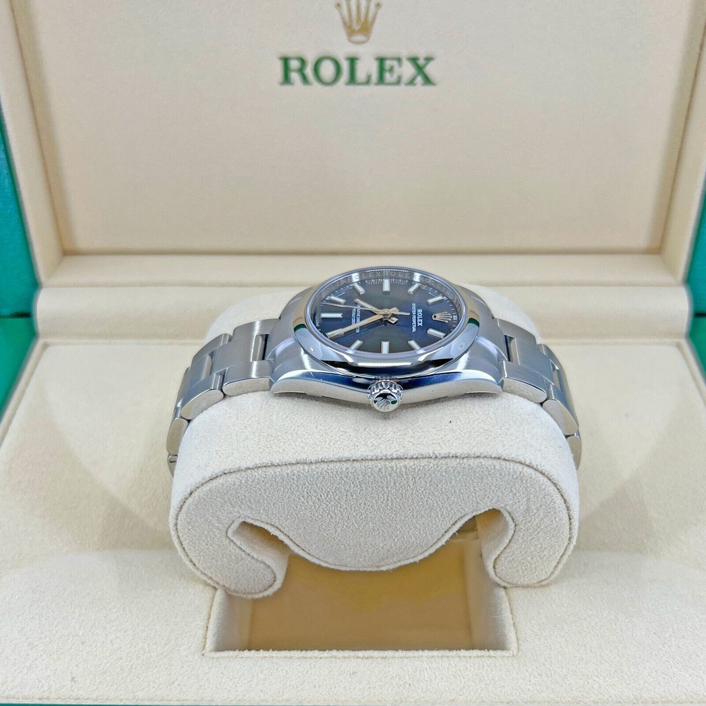 Rolex Oyster Perpetual No Date, Stainless Steel, 34mm, Bright blue, Oyster, Ref# 124200-0003, Right