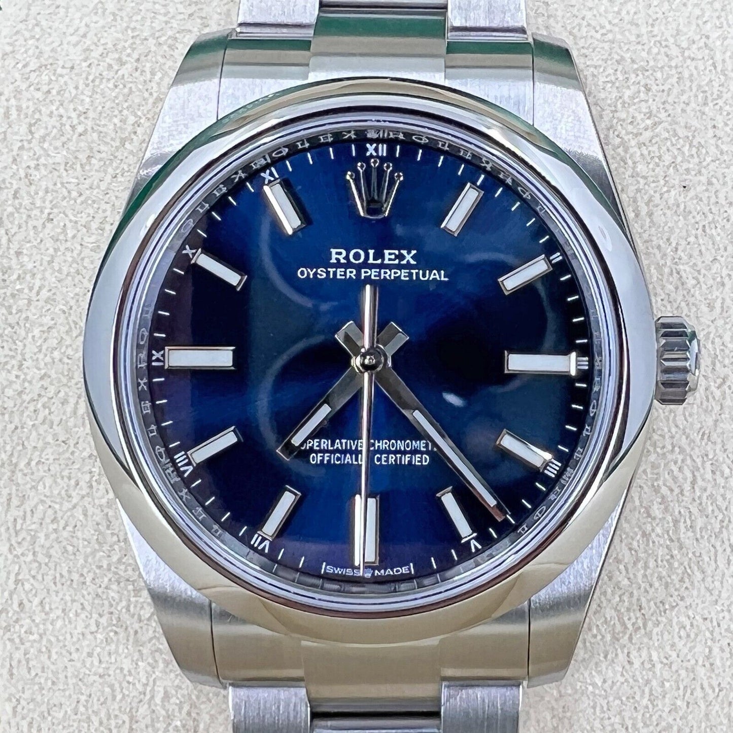 Rolex Oyster Perpetual No Date, Stainless Steel, 34mm, Bright blue, Oyster, Ref# 124200-0003, Dial