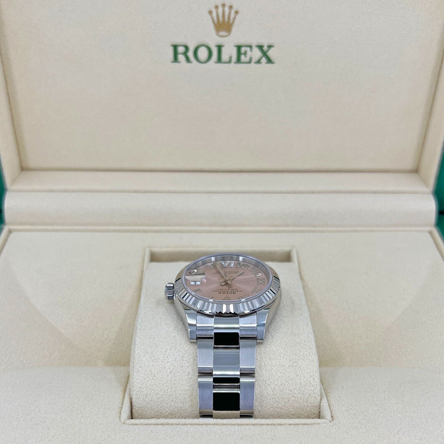 Rolex Datejust 31, Oystersteel and 18k White Gold with Diamonds, Pink Roman dial, 31mm, Fluted, Oyster, Ref# 278274-0023, Side
