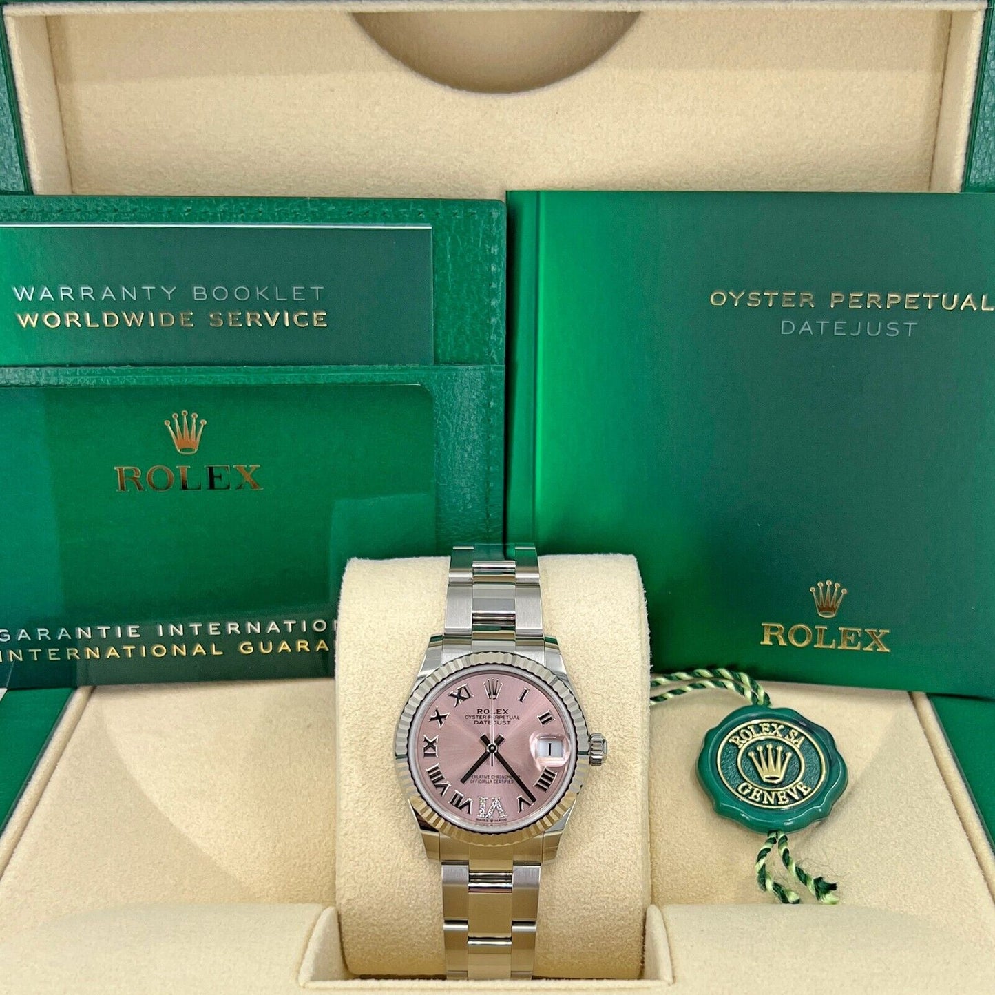 Rolex Datejust 31, Oystersteel and 18k White Gold with Diamonds, Pink Roman dial, 31mm, Fluted, Oyster, Ref# 278274-0023