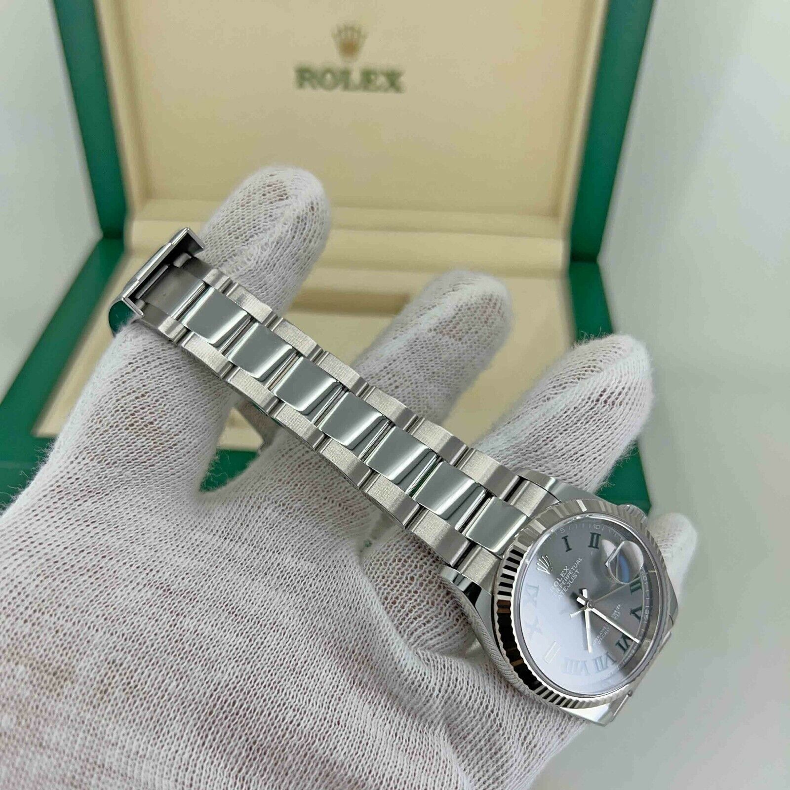 Rolex Datejust, 36mm, Oystersteel and 18k White Gold, Green Slate Roman, Oyster, Fluted, 126234-0046, Main view 1