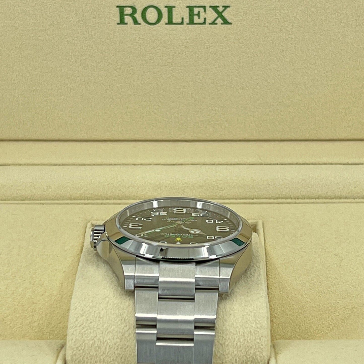 Rolex Air-King, 40mm, Oystersteel, Ref# 126900-0001, Side 1