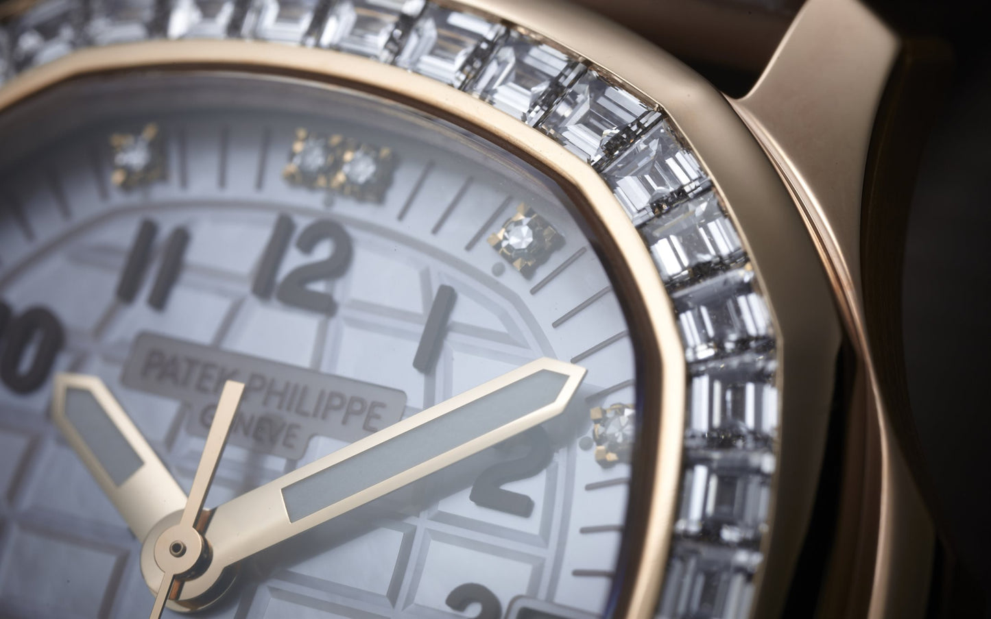 Patek Philippe Aquanaut Luce Haute Joaillerie, 18k Rose Gold, 35,6mm, Ref# 5072R-001, Bezel