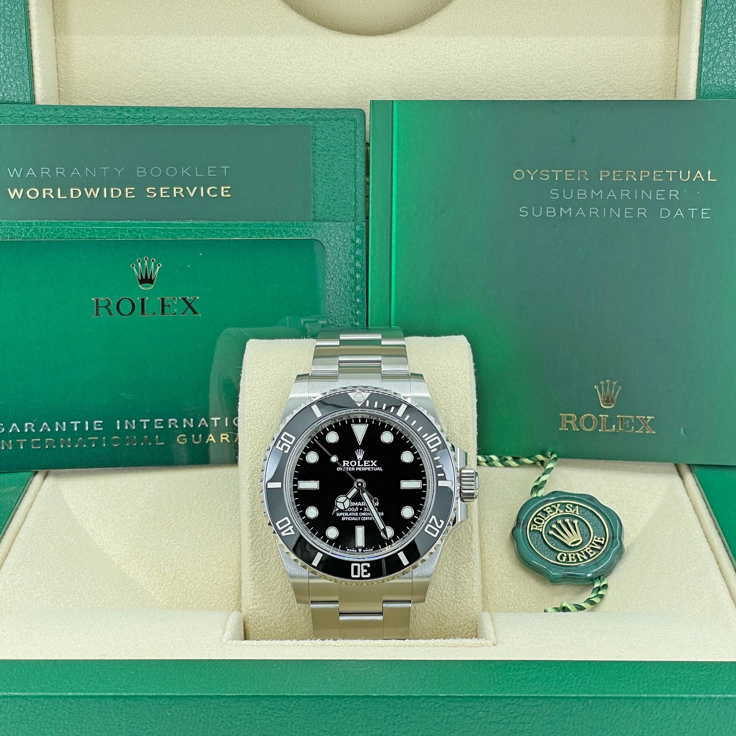 Rolex 124060 Submariner 41mm Oyster Perpetual Automatic Watch