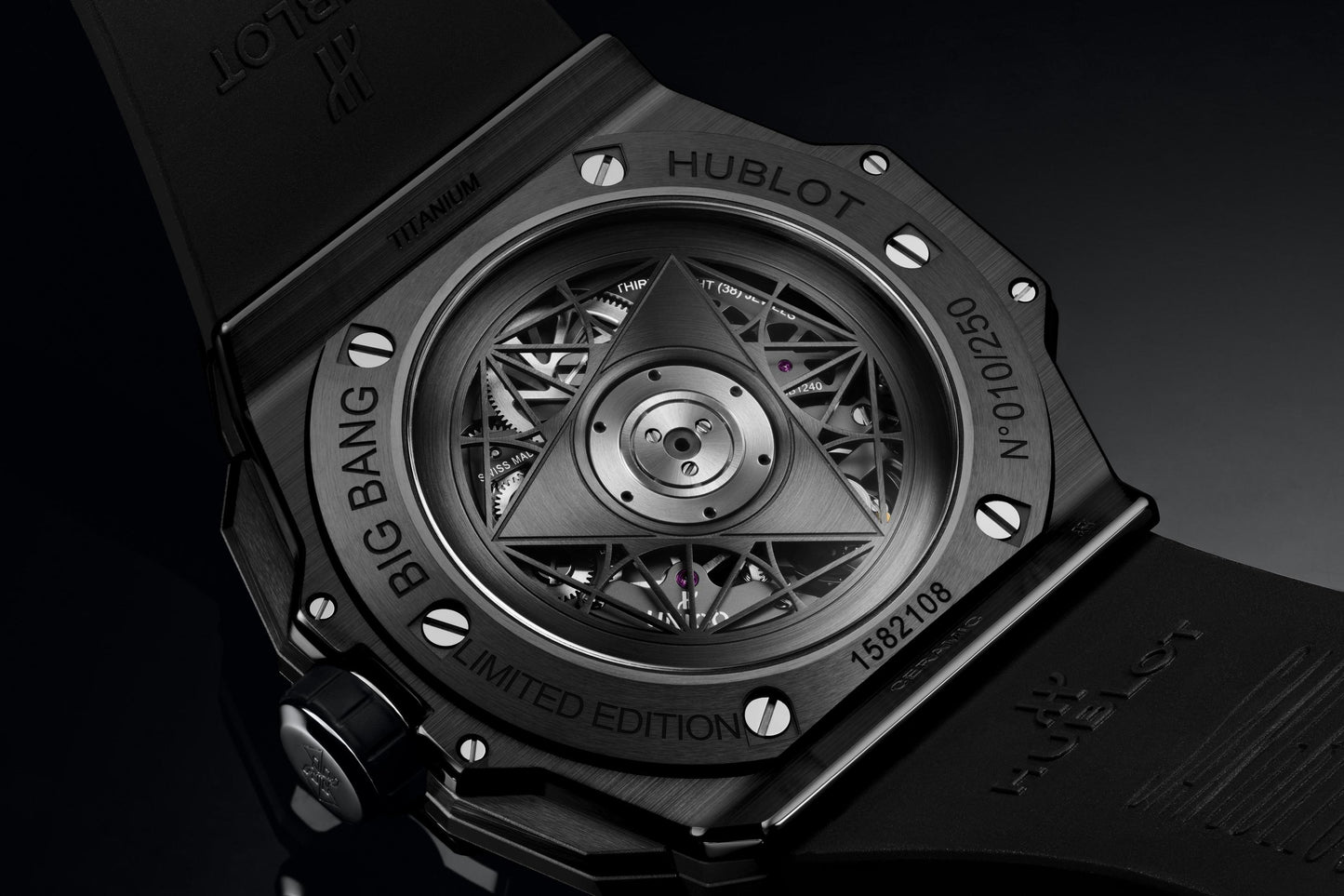 Hublot New Launch Big Bang Sang Bleu II Green Ceramic, Black Magic